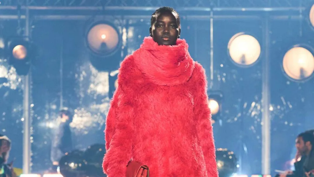 Isabelle Marant défilé 2023 couleur Pantone