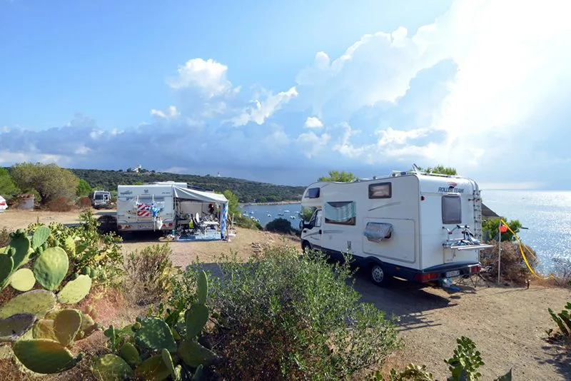 la-Chiappa-emplacements-camping-corse-sud