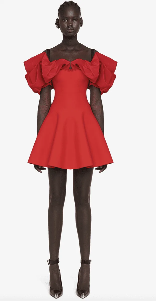 tendance-2023-2024-robe-rouge-destination-luxe