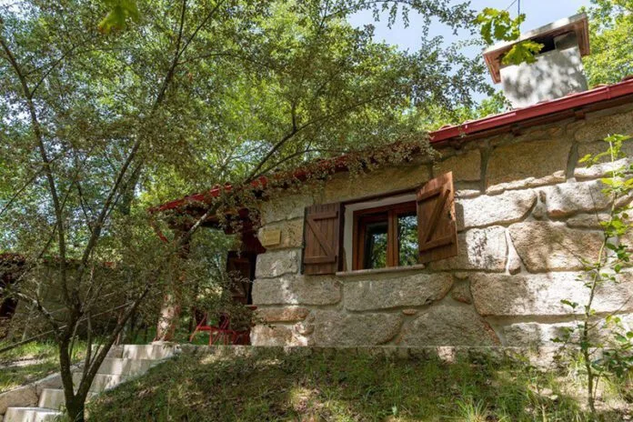 Camping-Cerdeira-Portugal-Bungalow-Famille-Animaux-admis