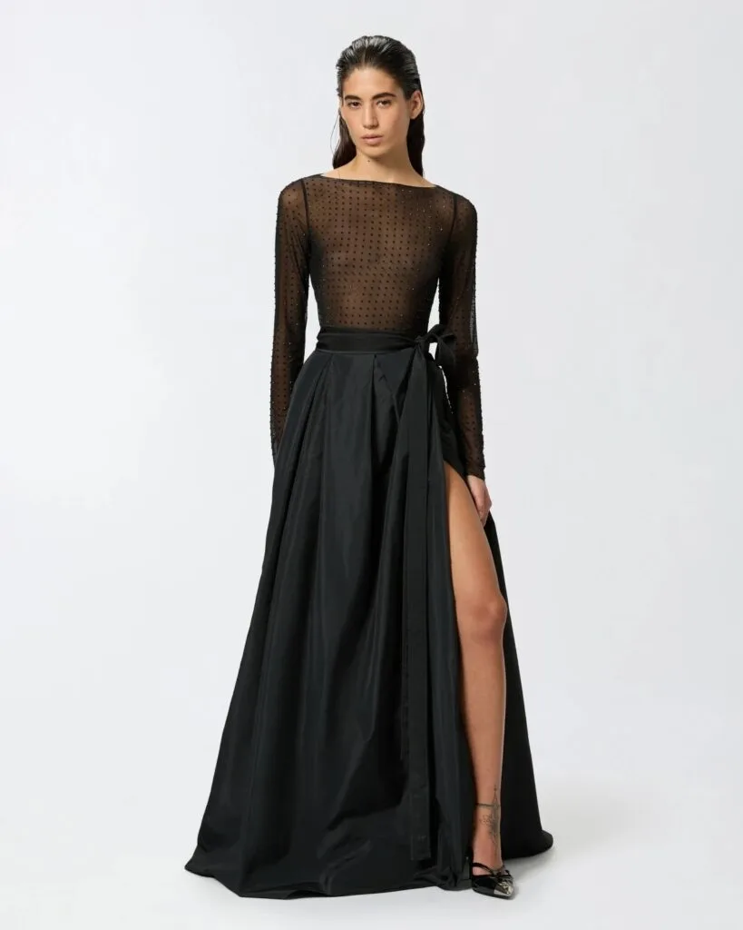 mode-tendances-automne-hiver-2024-2025-jupe-fendue-destination-luxe