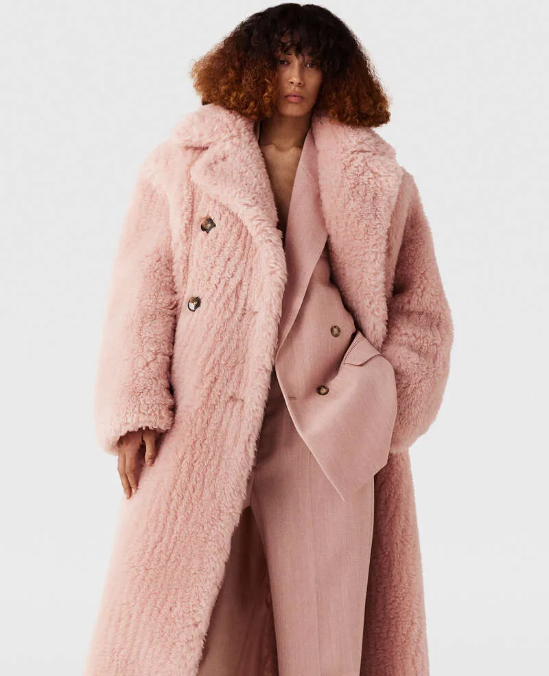 tendance-automne-hiver-2024:2025-fausse-fourrure-destination-luxe