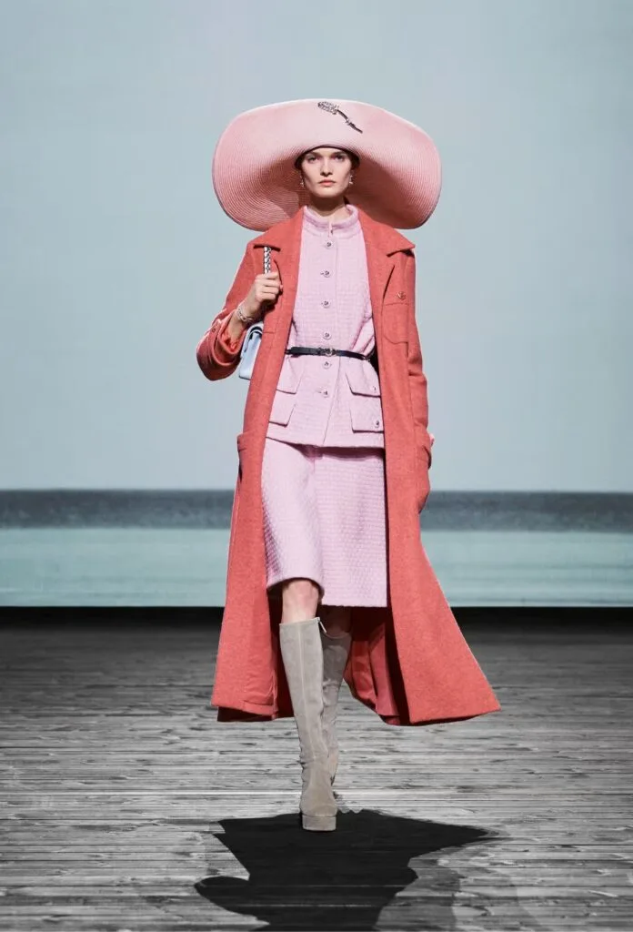 tendance-mode-hiver-2025-tailleur-bermuda-destination-luxe