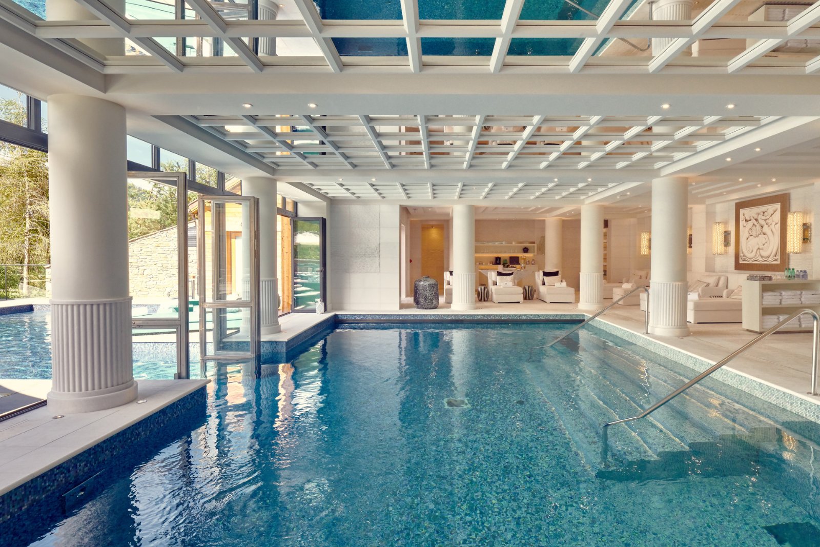 La piscine intérieure du spa du Four Seasons Resort Megève