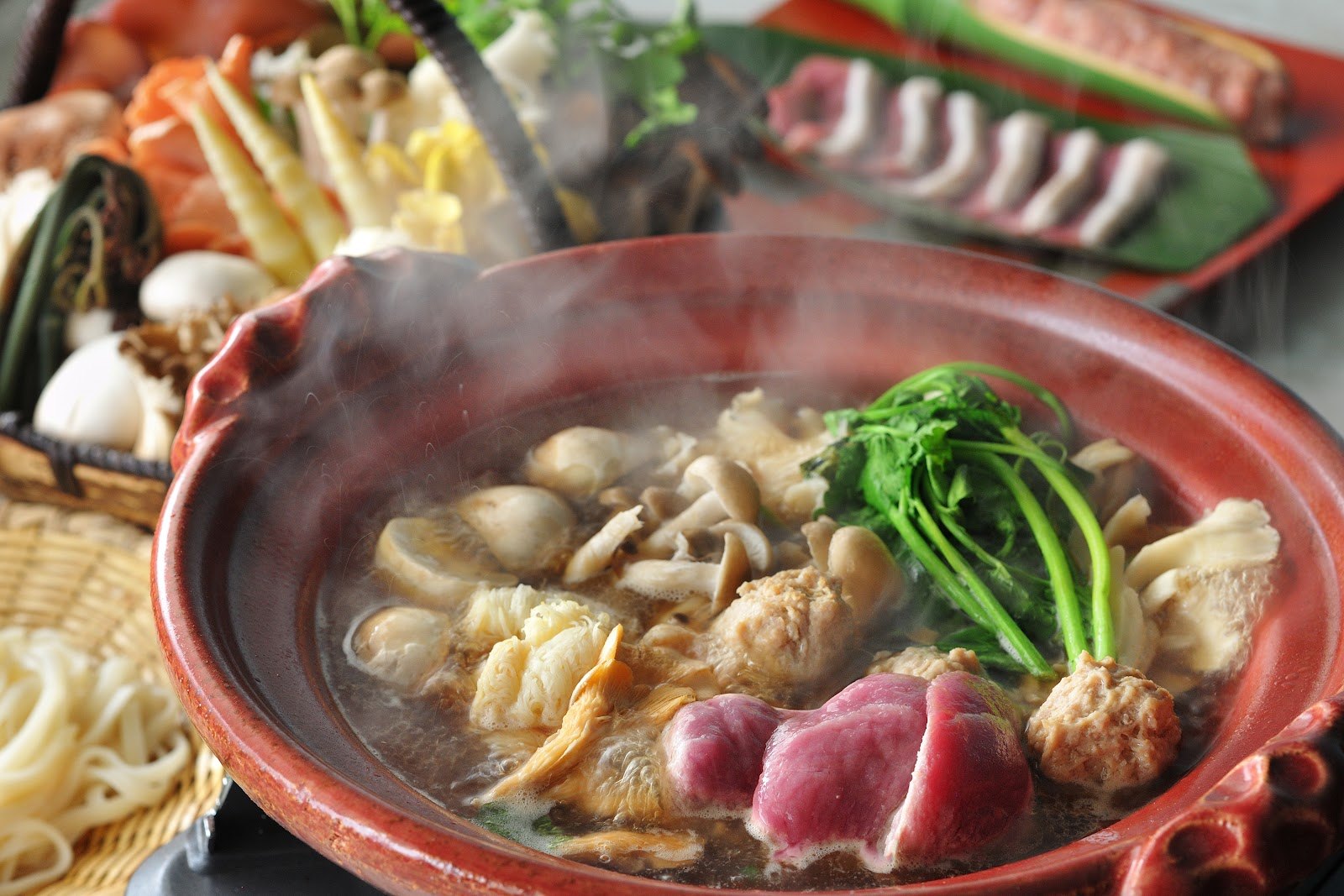 Gassan Nabe, fondue japonaise signature de KAI Zao au canard et champignons sauvages