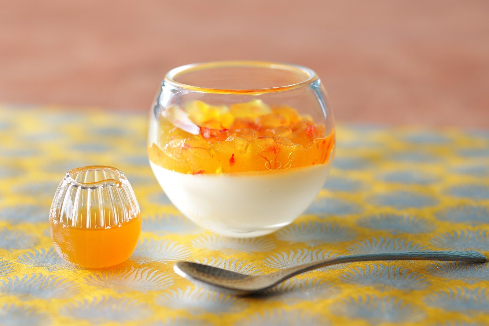Panna cotta au carthame et à la poire, dessert de KAI Zao