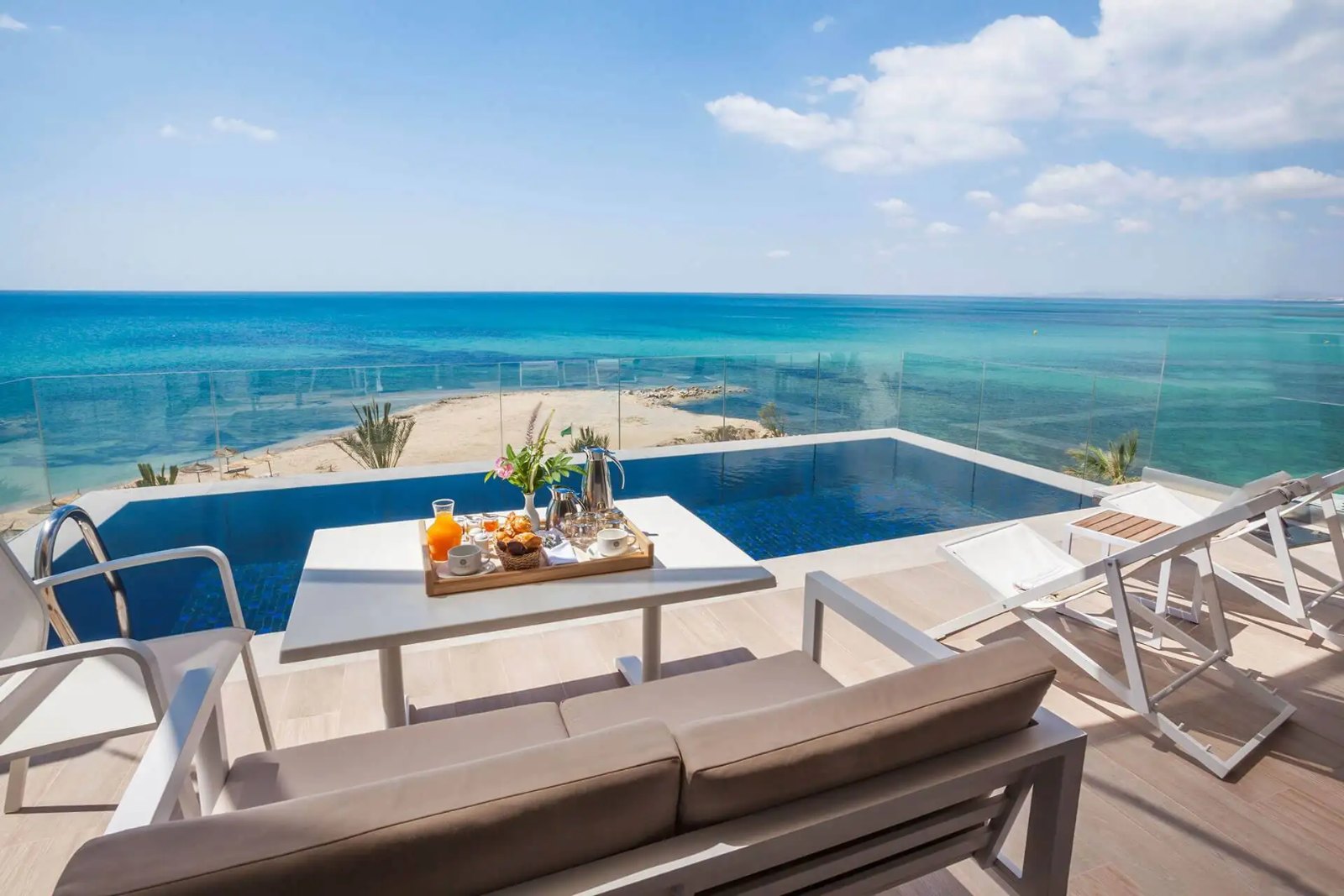 Suite avec piscine privée et vue sur la Méditerranée à La Badira, Hammamet