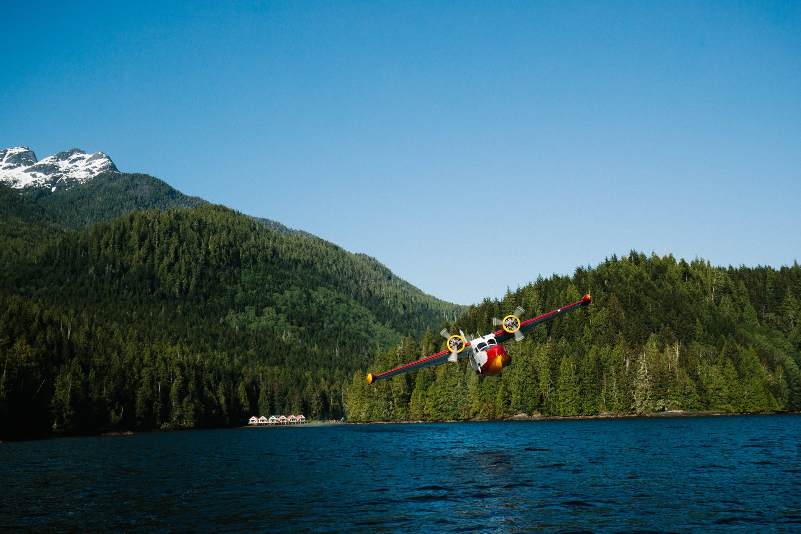 Hydravion arrivant à Nimmo Bay, en Colombie-Britannique