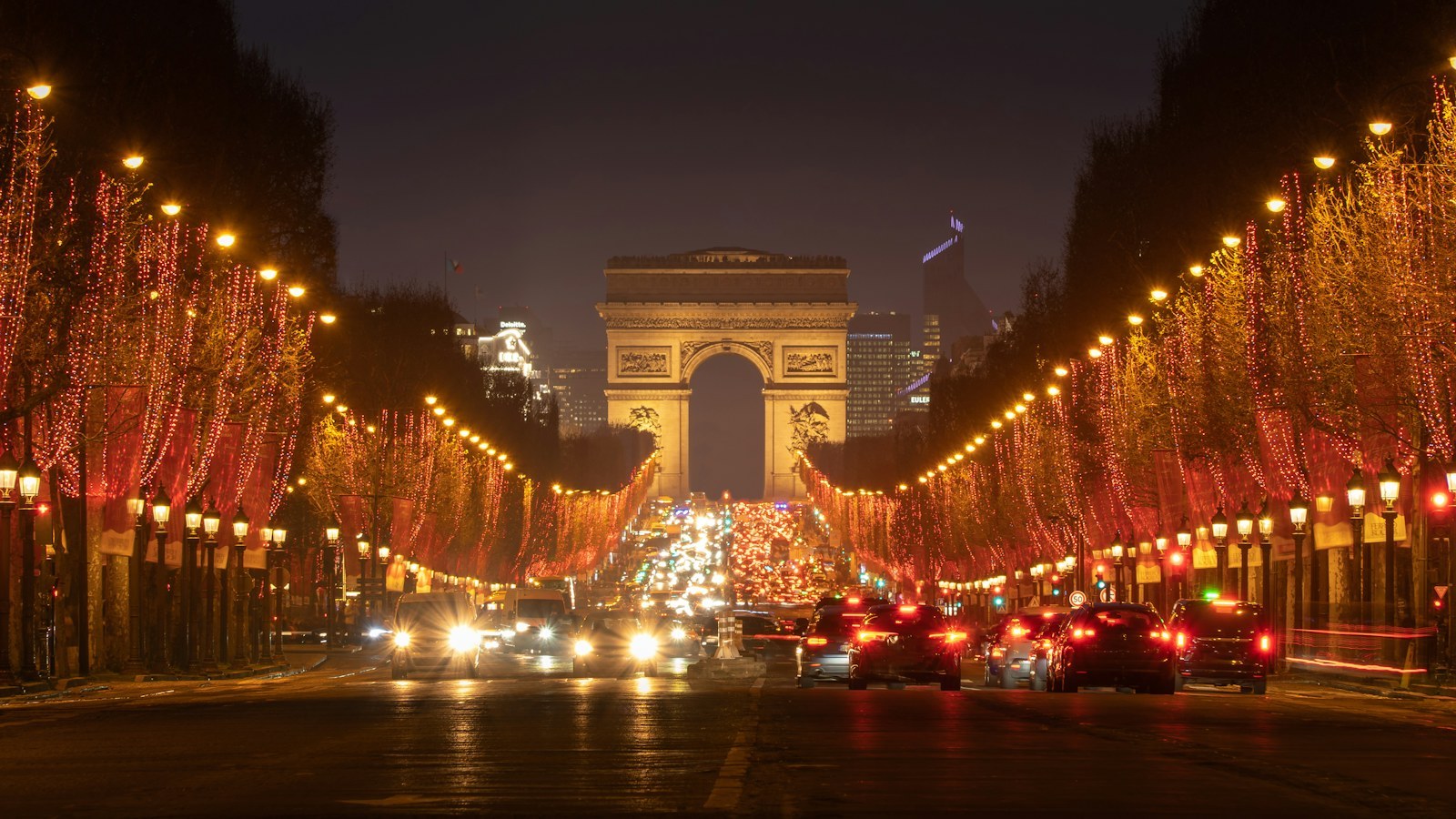 Illuminations de Noël sur les Champs-Élysées à Paris