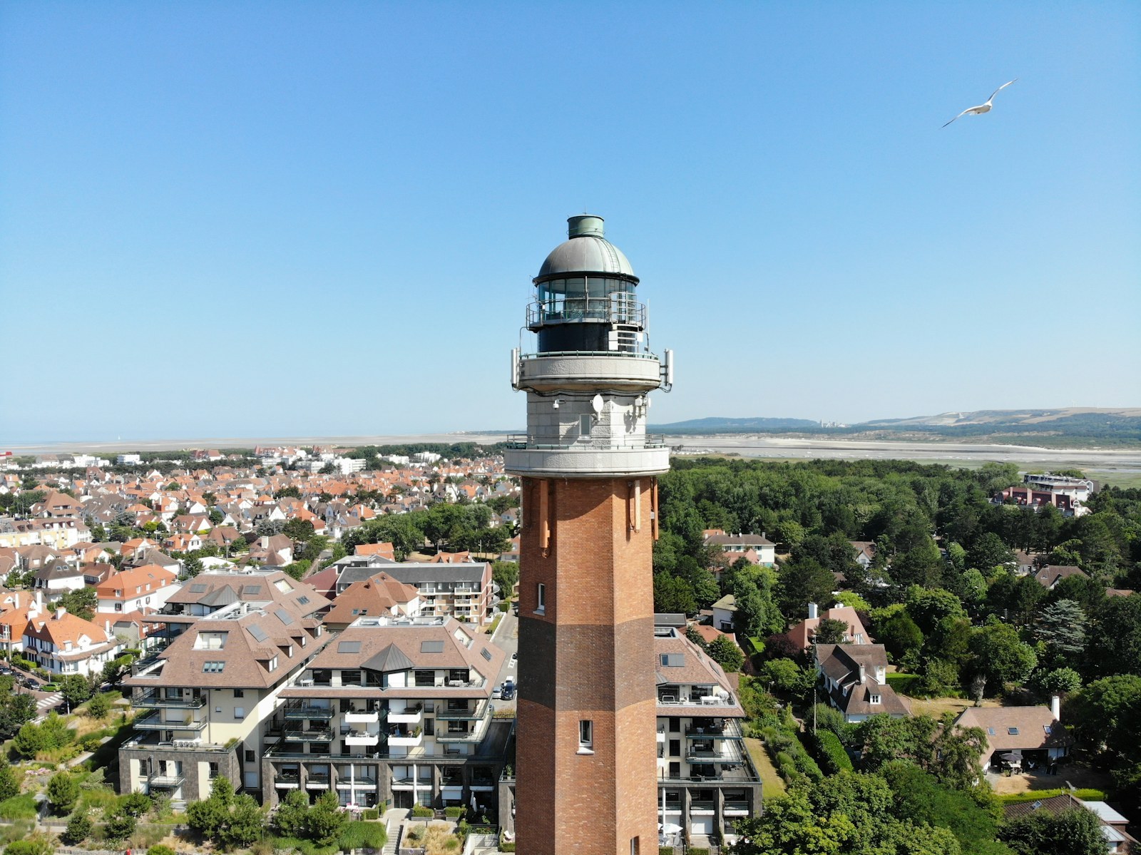 Le phare de brique du Touquet-Paris-Plage dominant la station