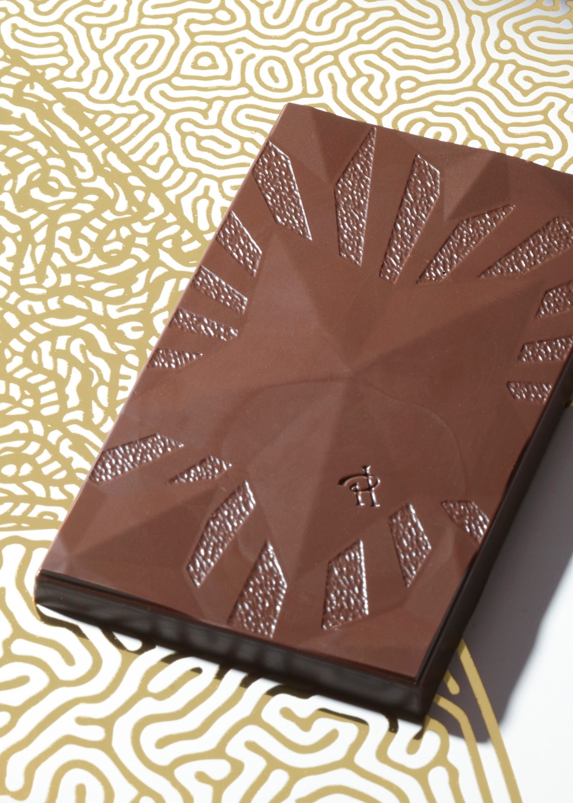 Tablette fourrée Pierre Hermé au chocolat Pure Origine Sao Tomé 64 %