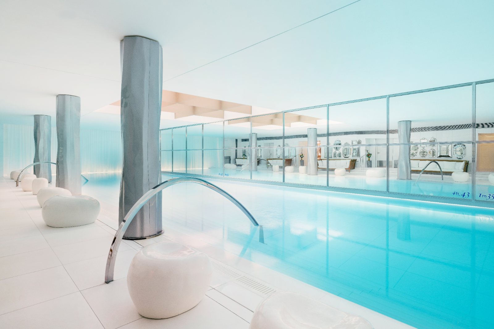 Piscine du Raffles Spa & Wellness au Royal Monceau – Raffles Paris