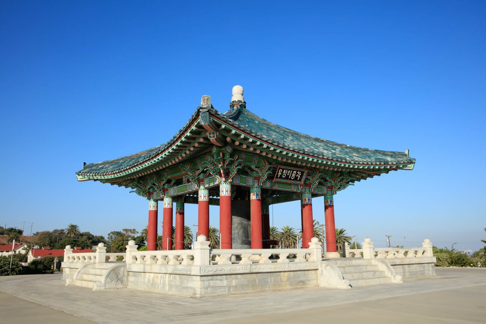 Cloche de l’amitié coréenne à San Pedro, Los Angeles, face au Pacifique