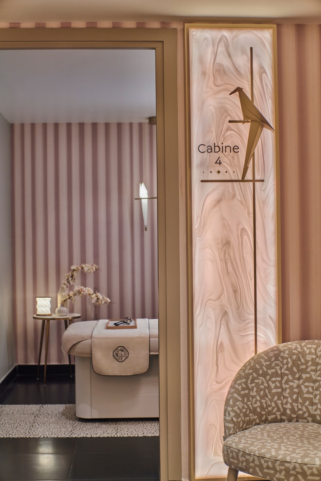 Entrée d'une cabine de soin du Spa Shiseido Ginza Tokyo au Westminster Le Touquet