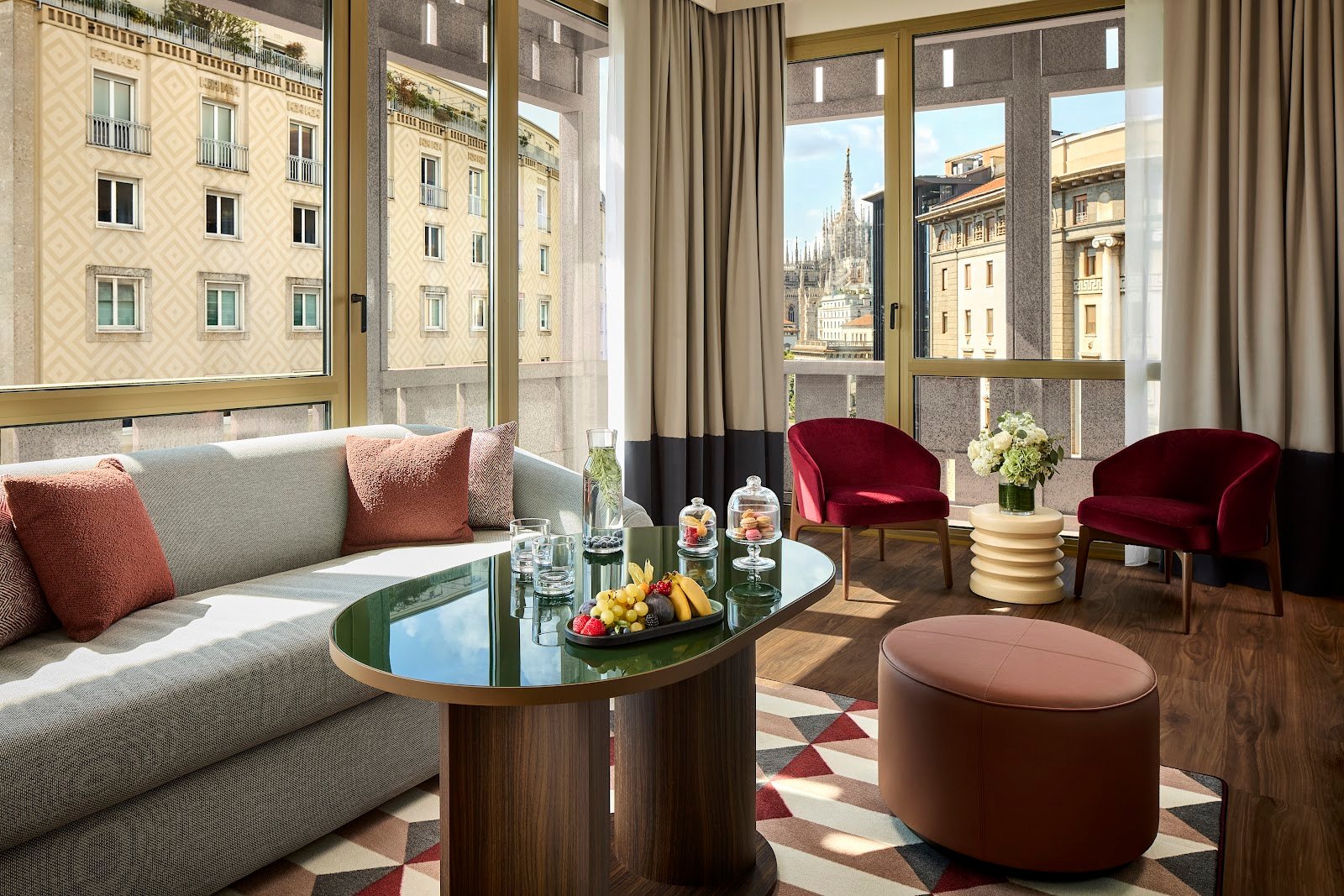 Le salon d’une Duomo Suite face à la cathédrale